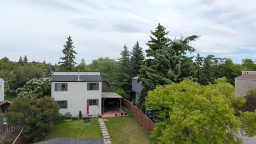 3052 32a Ave Se, Calgary, AB, T2B0J3 | Card Image