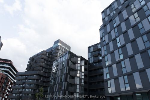 1111-30 Tretti Way, North York, ON, M3H0E3 | Card Image