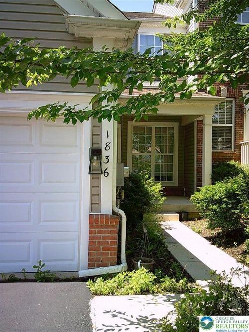 1836 Majestic Dr, Orefield, PA, 18069-9114 | Card Image