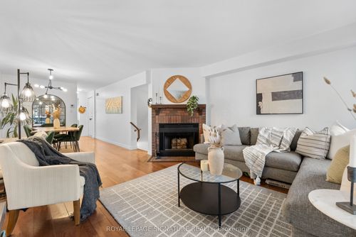 d-32 Massey Street, Toronto, ON, M6J3W4 | Card Image