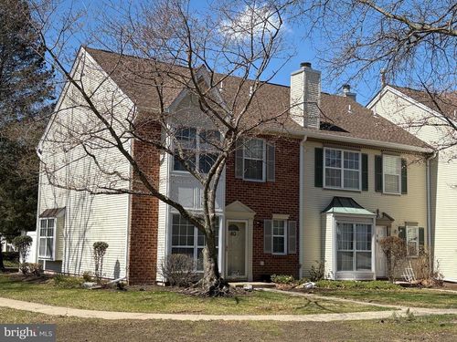 40 Townsend Ct, FRANKLIN PARK, NJ, 08823-1520 | Card Image