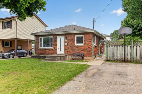 209 Butler St, Woodstock, ON, N4S3A8 | Card Image