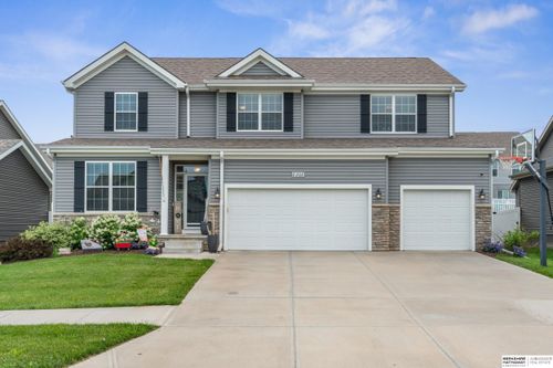 8208 N 172nd St, Bennington, NE, 68007-3288 | Card Image