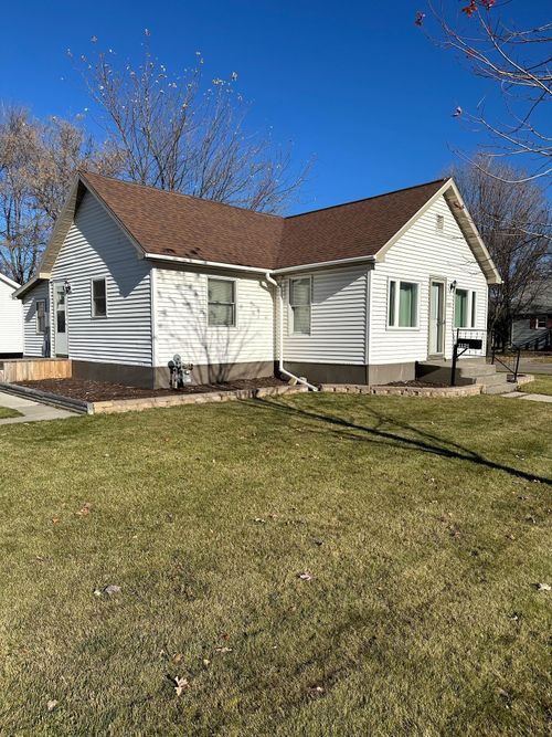 1121 1st Street E, Thief River Falls, MN, 56701 | Card Image