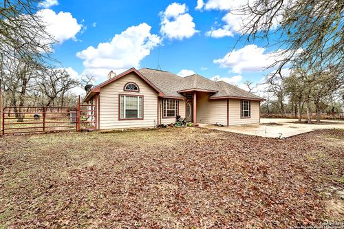 121 Cr 436, Stockdale, TX, 78160 | Card Image