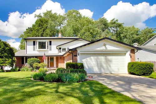 8 Charles Ct, Buffalo Grove, IL, 60089-4316 | Card Image