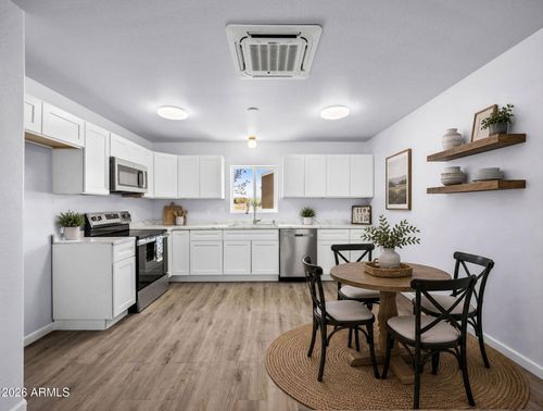 18278 S Frontier Rd, Peeples Valley, AZ, 86332-7613 | Card Image