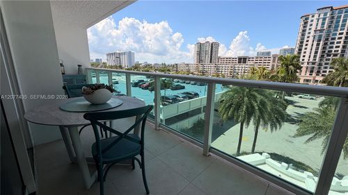 431-100 Bayview Dr, Sunny Isles Beach, FL, 33160-4781 | Card Image
