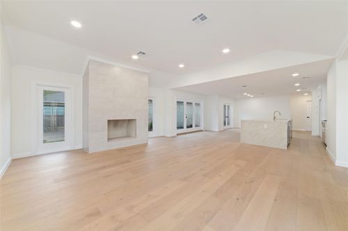 15651 Whitewater Ln, Houston, TX, 77079-2533 | Card Image