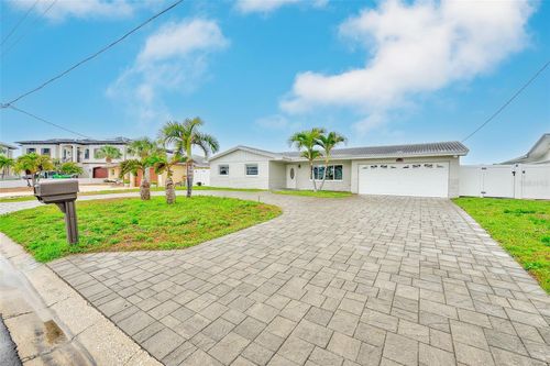 5434 Oakhurst Dr, SEMINOLE, FL, 33772-7037 | Card Image