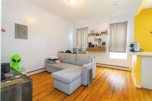 323 Concord Ave, Bronx, NY, 10454-1608 | Card Image