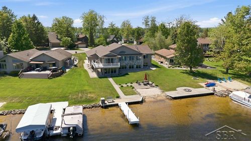 4984 Dunbar Ct, Gladwin, MI, 48624-8520 | Card Image