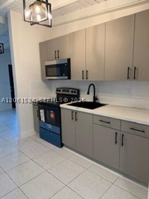 6110 Monroe St, Hollywood, FL, 33023-1359 | Card Image