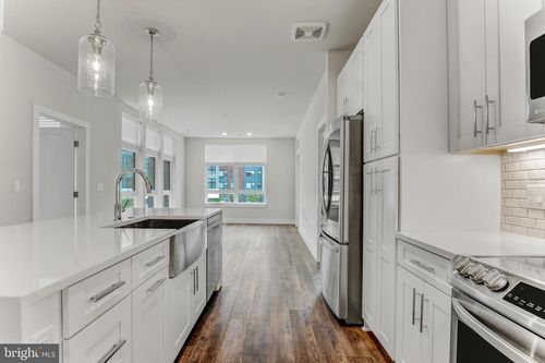 apt-209-1761 Old Meadow Rd, MCLEAN, VA, 22102-4344 | Card Image