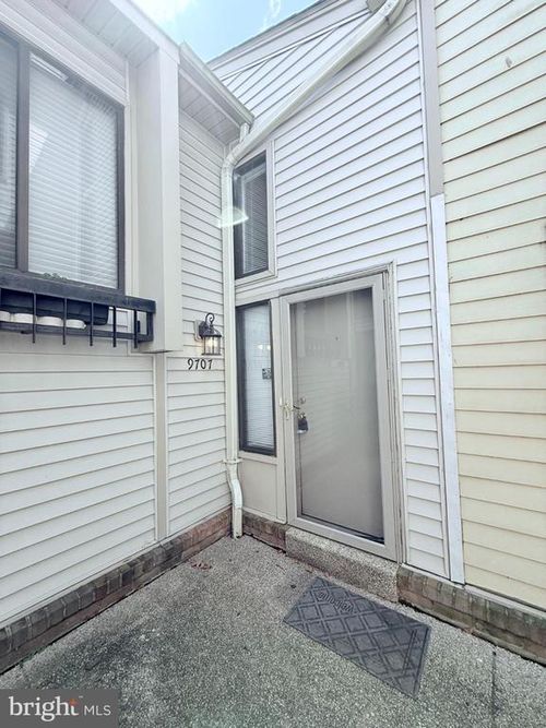 9707 Lake Shore Dr, MONTGOMERY VILLAGE, MD, 20886-4263 | Card Image