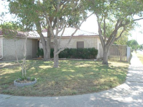 2222 Meadowgrove Dr, Corpus Christi, TX, 78414-2647 | Card Image