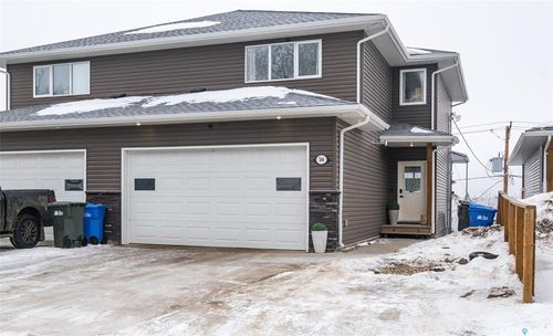 744 19th St W, Prince Albert, SK, S6V4E4 | Card Image