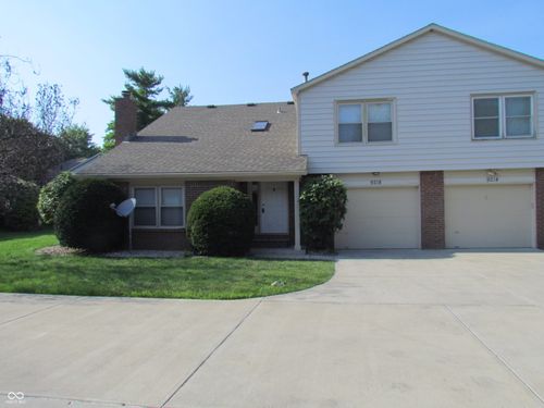 9218 Doubloon Rd, Indianapolis, IN, 46268-3207 | Card Image