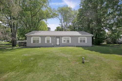53162 Pine Dr, Middlebury, IN, 46540-9690 | Card Image