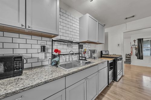 419 Joyce St, Arlington, TX, 76010-2033 | Card Image