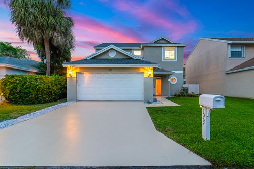 1062 Fairfax Cir W, Boynton Beach, FL, 33436-8601 | Card Image