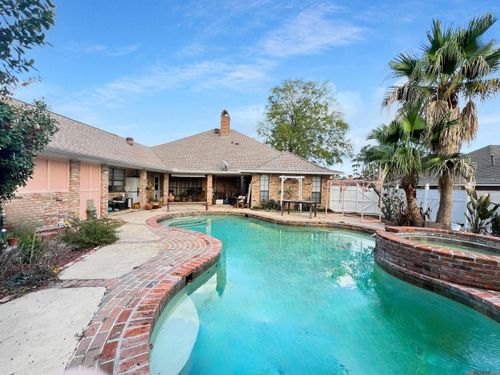 5654 Vicksburg Dr, Baton Rouge, LA, 70817-3133 | Card Image