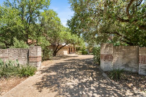 15125 Flying Cir, Helotes, TX, 78023-3722 | Card Image