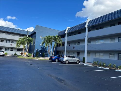 205-7807 Golf Circle Dr, Margate, FL, 33063-7352 | Card Image