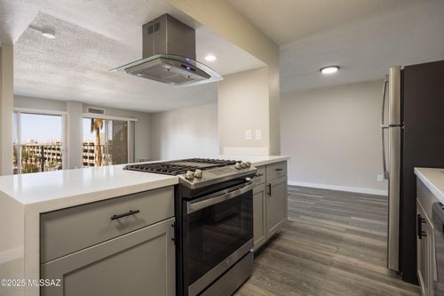 2k-425 W Paseo Redondo, Tucson, AZ, 85701-8256 | Card Image