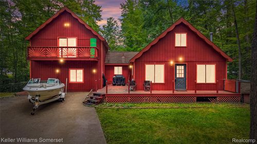 330 Ivy Dr, Roscommon, MI, 48653-8708 | Card Image