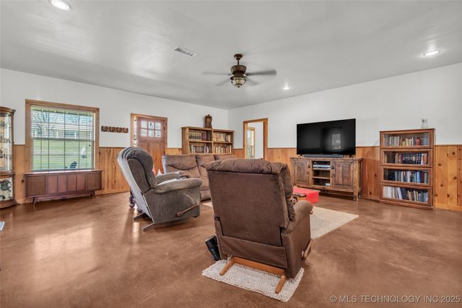 300 Nw 6 Th St, House other with 3 bedrooms, 2 bathrooms and null parking in Kingston OK | Image 15