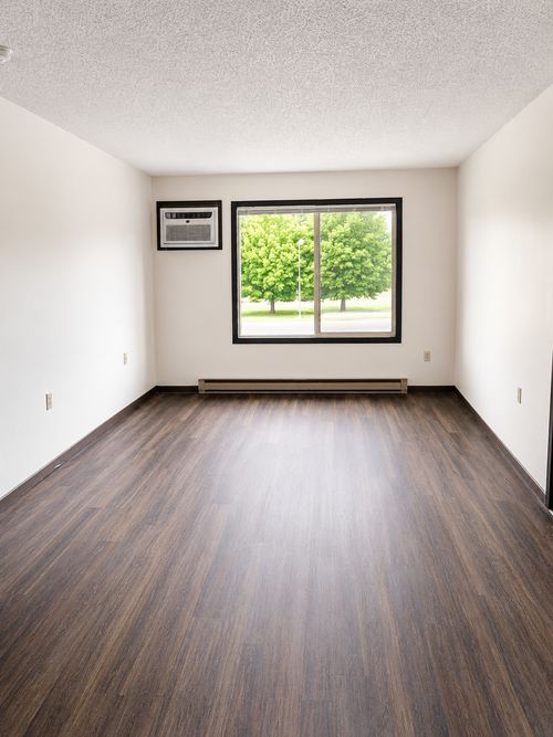 s208-808 Hills Ave, Jackson, MN, 56143-1071 | Card Image