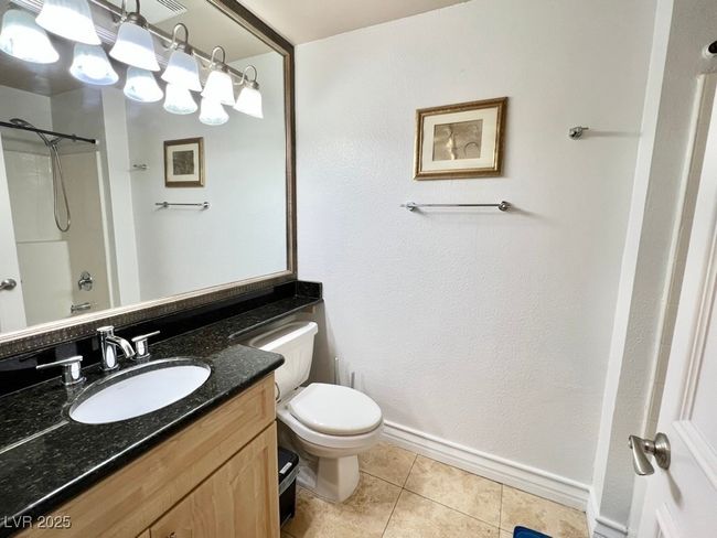 UNIT-121 - 210 E Flamingo Rd, Condo with 2 bedrooms, 2 bathrooms and null parking in Las Vegas NV | Image 12