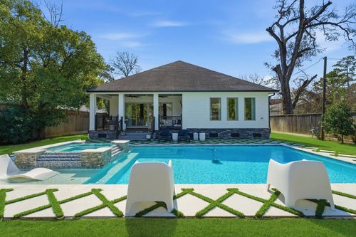802 W 30th St, Houston, TX, 77018-8204 | Card Image