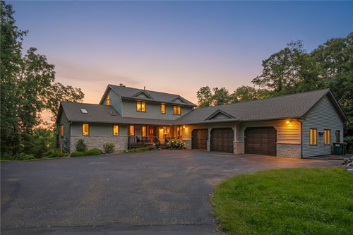 1211 Birch Dr, Hudson, WI, 54016-1401 | Card Image