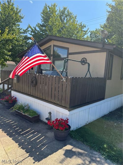 7 Westwoods, Amherst, OH, 44001-2044 | Card Image