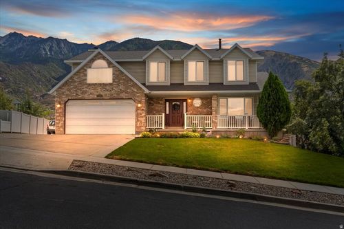 11689 S Oak Manor Dr, Sandy, UT, 84092-6215 | Card Image