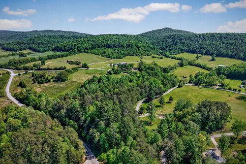 305 Caney Bend Rd, Doyle, TN, 38559-2902 | Card Image