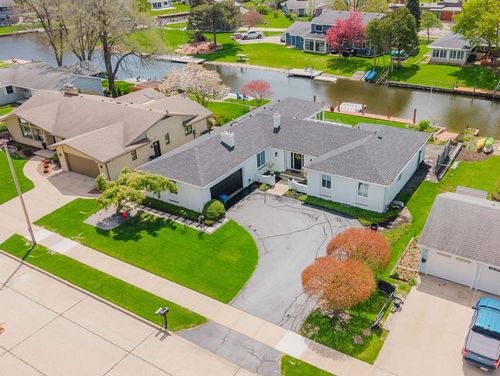933 Starboard Court, OSHKOSH, WI, 54901 | Card Image