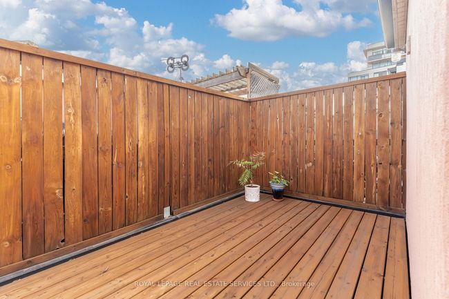12 - 1968 Bloor St W, House attached with 3 bedrooms, 3 bathrooms and null parking in Toronto ON | Image 41