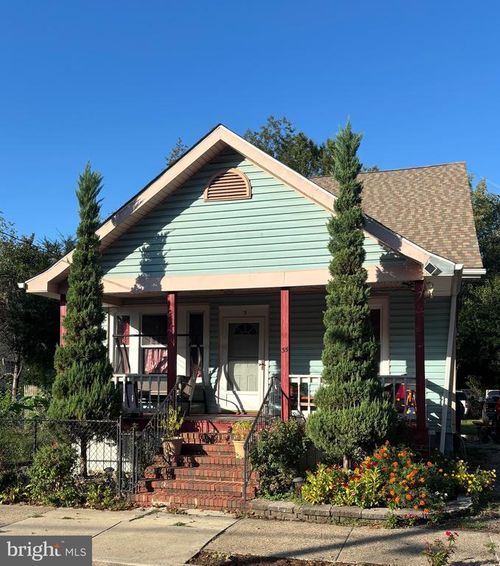 35 Railroad Ave, PENNS GROVE, NJ, 08069-1613 | Card Image