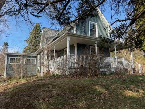 215 North St, Yale, MI, 48097-2956 | Card Image