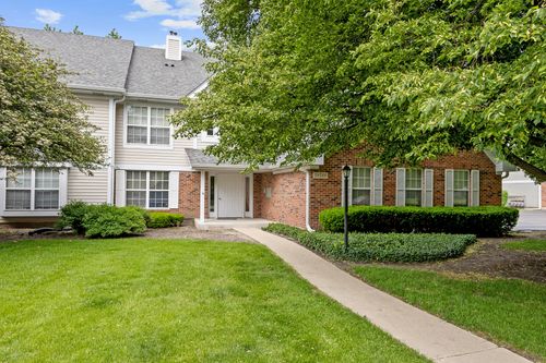 2h-5S560 Paxton Dr, Naperville, IL, 60563-1835 | Card Image