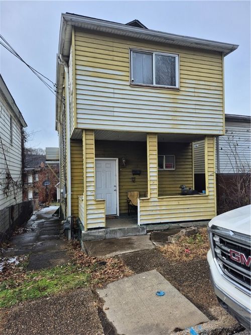 802 Lamont St, Mc Kees Rocks, PA, 15136-3108 | Card Image
