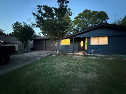 3508 Foxcroft St, Irving, TX, 75062-3525 | Card Image
