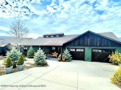 401 Wood Nymph Ln, Glenwood Springs, CO, 81601-9440 | Card Image