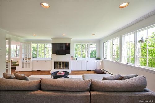 11 Lebanon Rd, Scarsdale, NY, 10583-7121 | Card Image