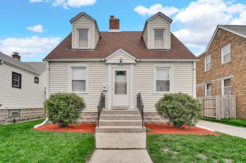 2035 Davis Ave, Whiting, IN, 46394-1822 | Card Image