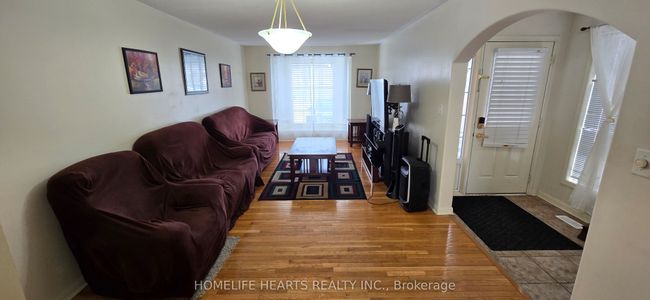 35 Triple Crown Dr, House other with 5 bedrooms, 3 bathrooms and 3 parking in Brampton ON | Image 4