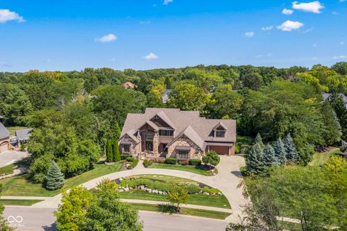 10704 Club Chase, Fishers, IN, 46037-9434 | Card Image